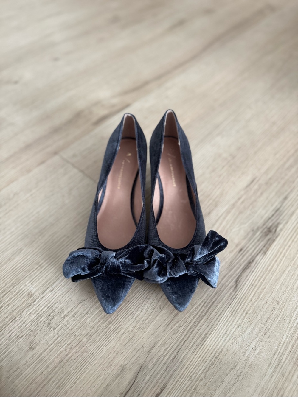 Anthropologie Blue Velvet Bow Kitten Heels